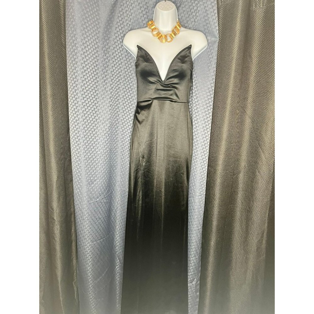 Black Satin Strapless Evening Gown With‎ Sweetheart Neckline & Fitted Bodice